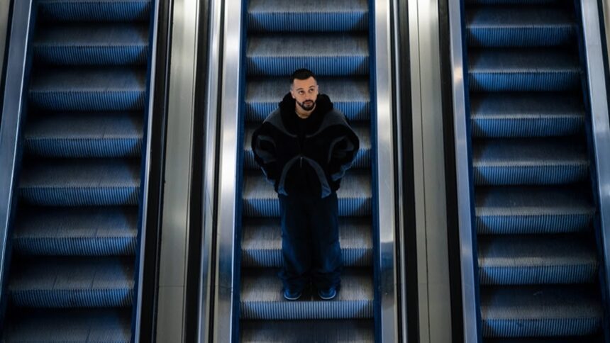 Gjesti rikthehet me  Memories   këngën që do t ju përlotë