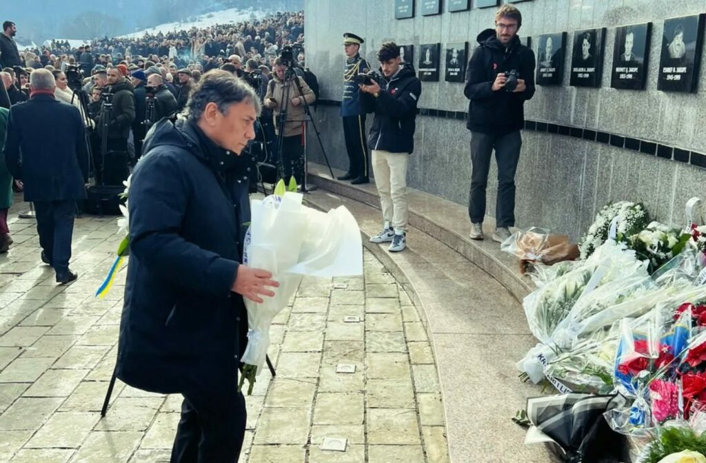 Ambasadori italian bën homazhe në Reçak  Angazhimi për drejtësi vazhdon