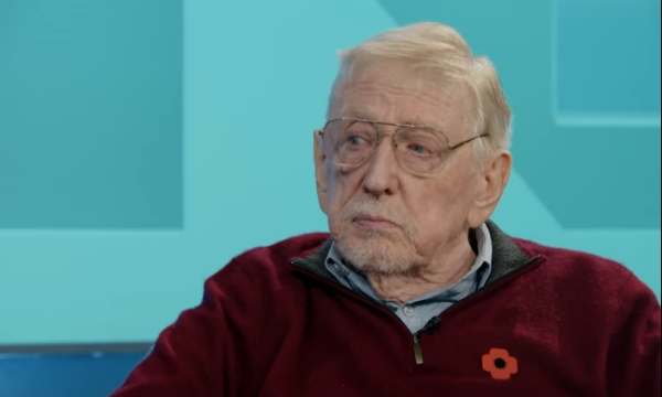 Rrëfimi i Walker për Reçakun  Sa më shumë shihnim  aq më e rëndë bëhej situata  video 