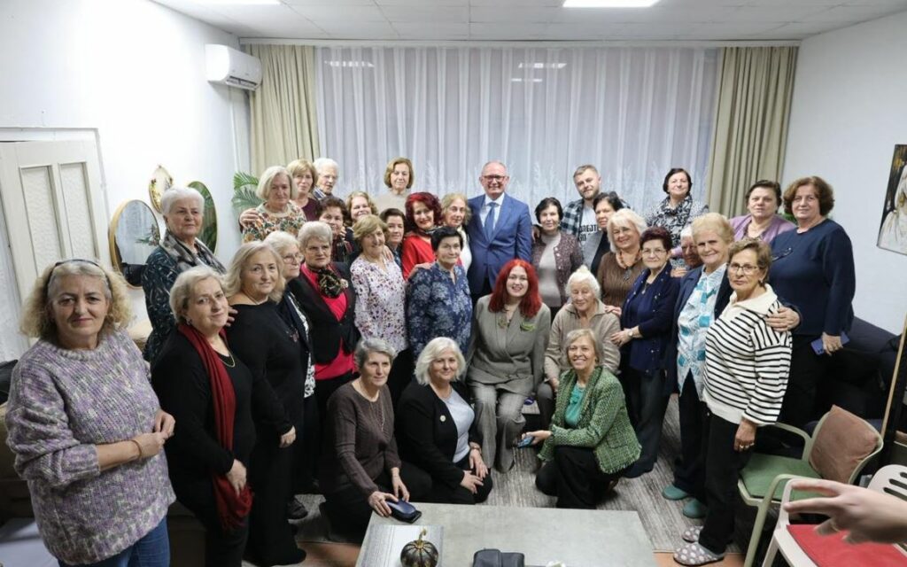 Pensionistet e Ferizajt në mbështetje të Marshit  Drejtësi  jo politikë  më 17 shkurt