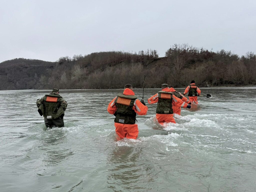 Koordinim Shqipëri Kosovë  operacioni i kërkimit për të riun e zhdukur në lumin Mat vazhdon