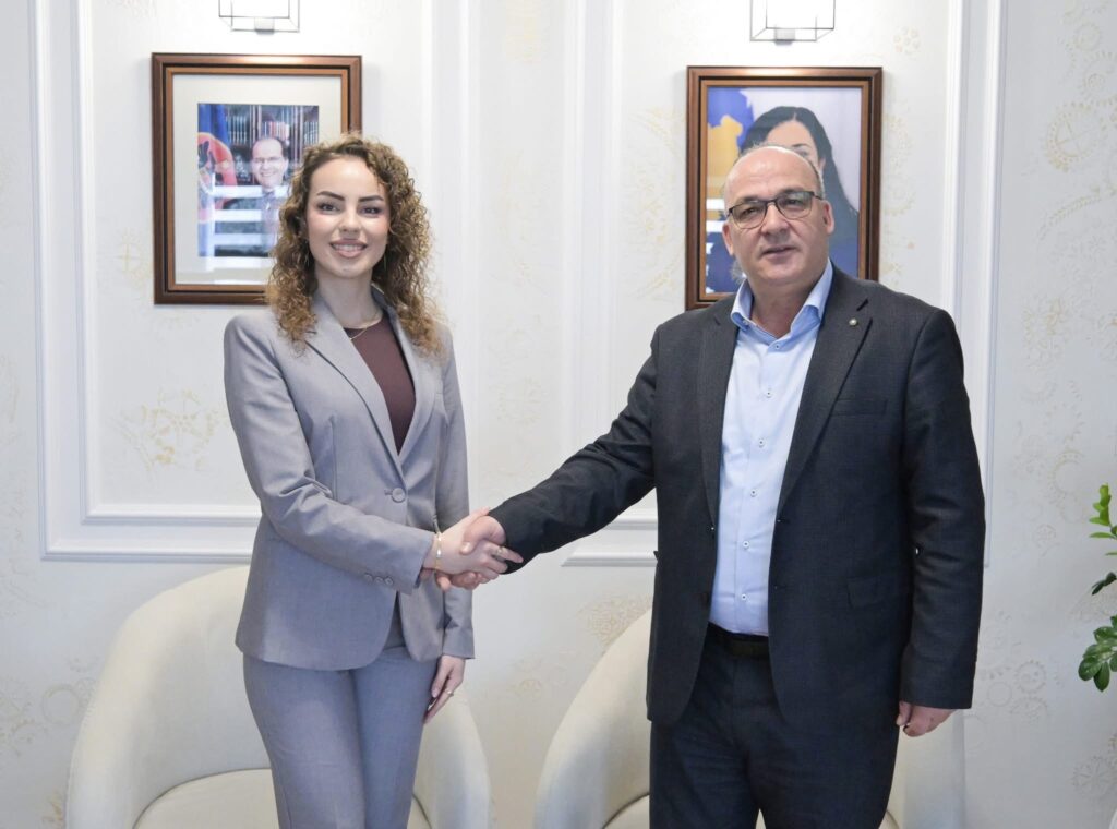 Ditjona Statovci e PDK së emërohet drejtoreshë e Administratës në Komunën e Podujevës