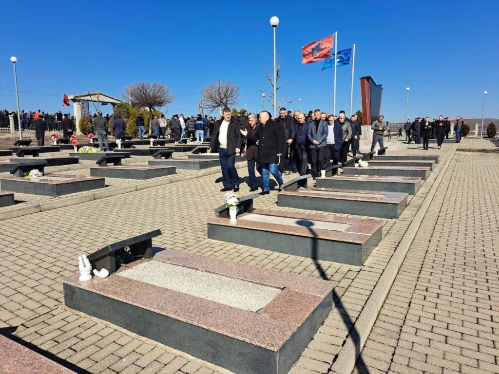 OVL UÇK bën homazhe në 28 vjetorin e masakrave në Likoshan e Çirez