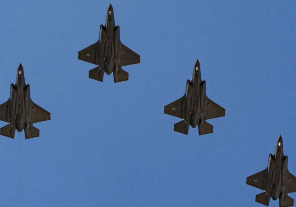 Raportohet për mbi 50 aeroplanë luftarakë amerikanë drejt Lindjes së Mesme për 24 orë