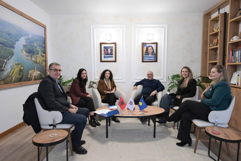 Komuna e Podujevës vazhdon partneritetin me OSBE në në mbështetje të strehimores