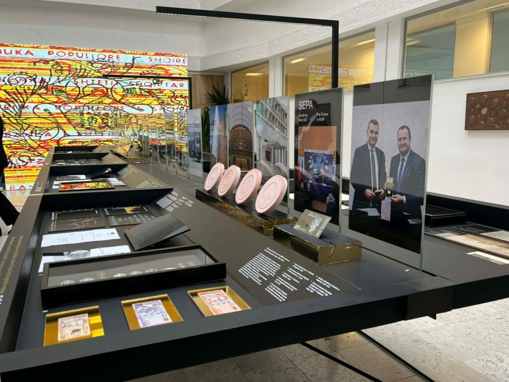 bqk-ja-dhe-banka-e-shqiperise-hapin-ekspoziten-paraja-rrefen-100-vjet-jete-dhe-ngjarje