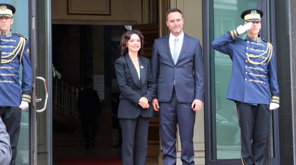 Spiropali vjen nesër në Kosovë  e pret Konjufca