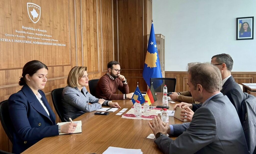 Kusari Lila priti përfaqësuesit e GIZ it  diskutohen politikat e gjelbra dhe Fondi për Inovacion