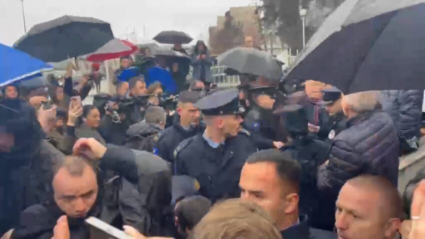 arrestohet-nje-protestues-qe-po-kundershtonte-shtrenjtimin-e-cmimit-te-rrymes