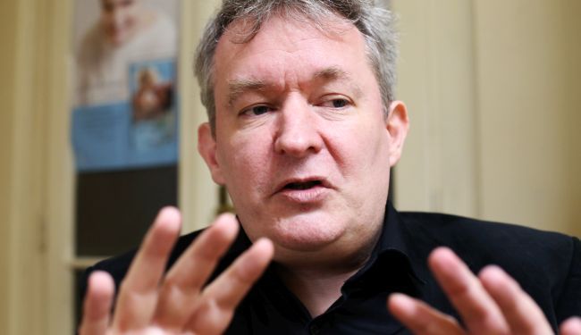 FAZ it iu kërkua të distancohet nga gjuha ndaj Osmanit  Martens reagon  Përpjekjet për të më hequr nga puna do të dështojnë