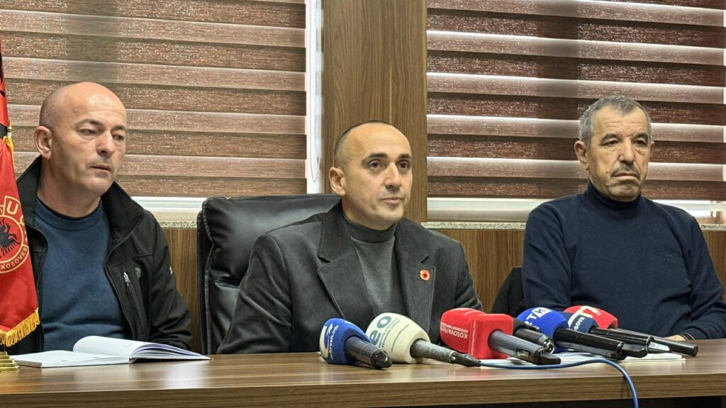 Veteranët e UÇK së jashtë Këshillit Shtetëror për 28 vjetorin e Epopesë së UÇK së  krijojnë një paralel