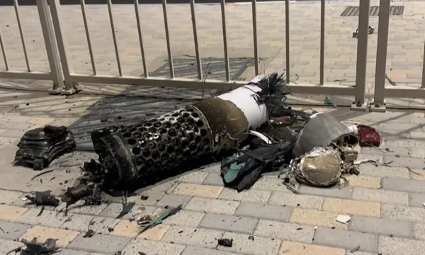 Raketa iraniane godet bazën ajrore amerikane në Katar