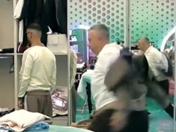 Momenti kur Rogerti frikësohet nga një mizë  reagimi bëhet viral