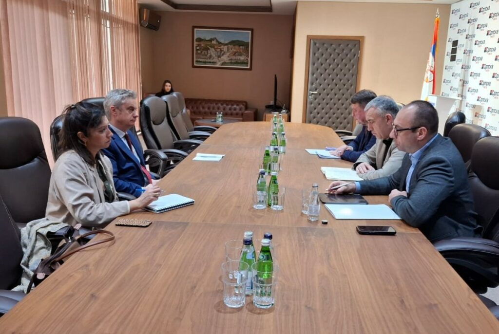 Hargreaves shkon në veri për të takuar Listën Serbe  thotë se ishin konstruktivë për Ligjin për të Huajt