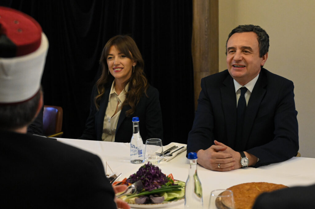 Kurti  Sakrifica e solidariteti gjenden në thelbin e muajit të Ramazanit