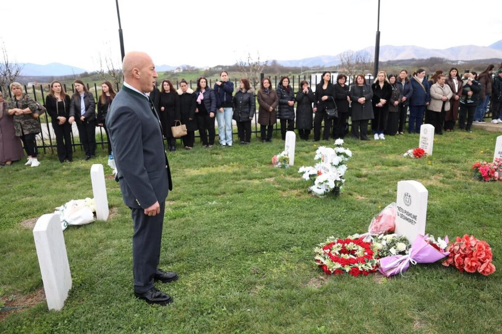 Haradinaj në Beleg  Sot ndamë dhimbjen me familjarët