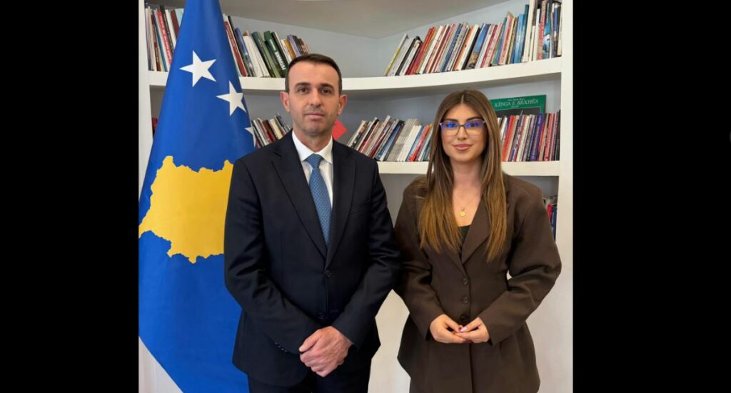donika-zogu-i-bashkohet-kabinetit-te-ministrit-te-kultures-blerim-gashani