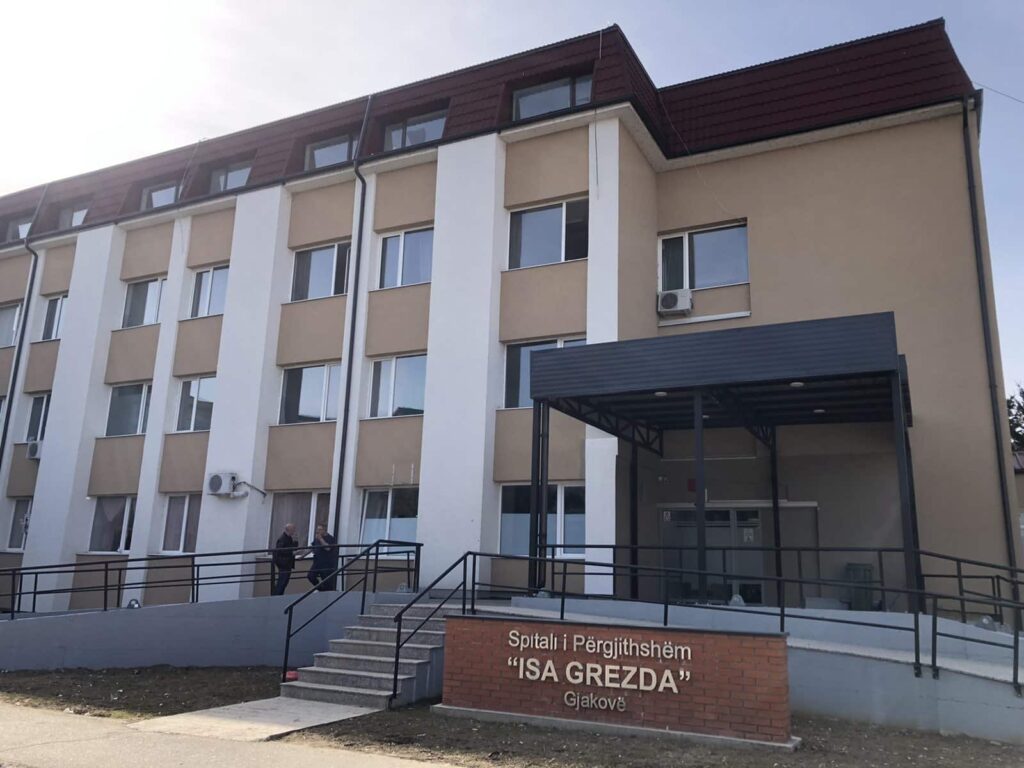 Spitali i Gjakovës jep detaje për vdekjen e gruas  E kemi pranuar në gjendje kritike