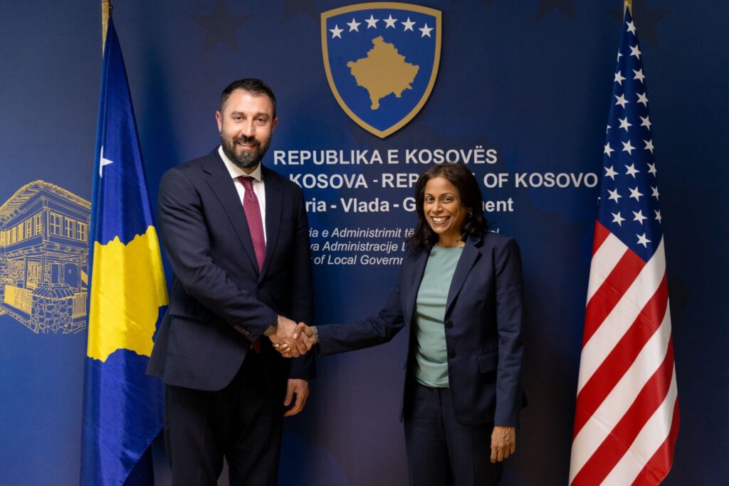 Prattipati dhe Krasniqi diskutojnë për mbështetjen e qeverisjes lokale që u shërben të gjitha komuniteteve