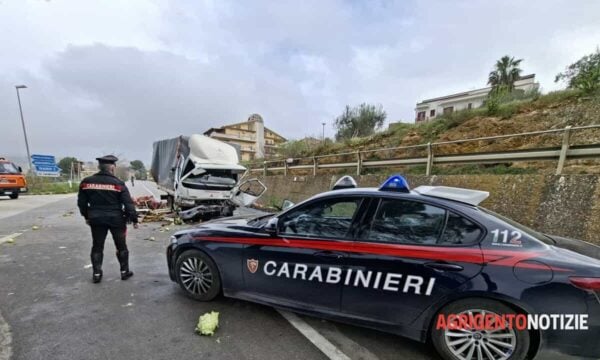 Aksidenti tragjik në Itali ku vetura u përplas me kamionin   pas katër ditësh në gjendje kritike vdes shoferi shqiptar