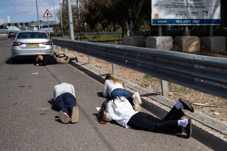 izraelitet-strehohen-ne-rruge-nga-sulmet-iraniane