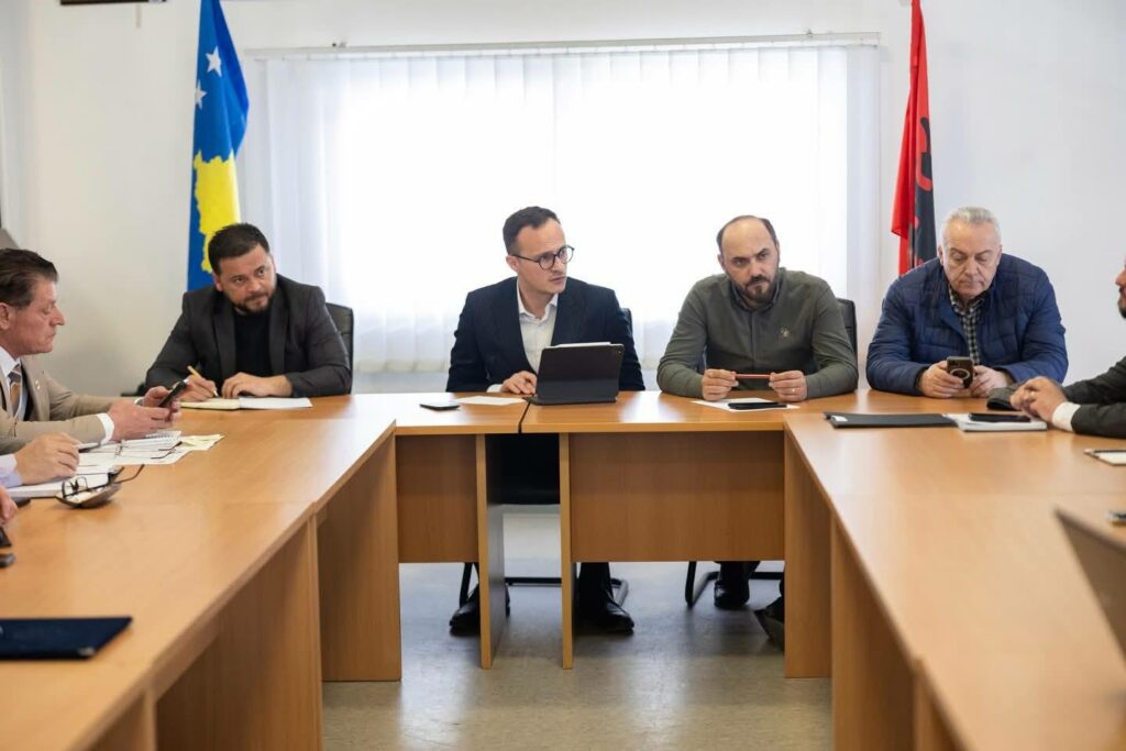 Kompletohet ekzekutivi i komunës së Gjilanit  emërohet edhe drejtori i Arsimit