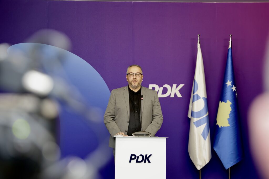 Betim Gjoshi i reagon Marta Kosit për Ligjin e Speciales  Lexojeni ligjin para se ta kritikoni