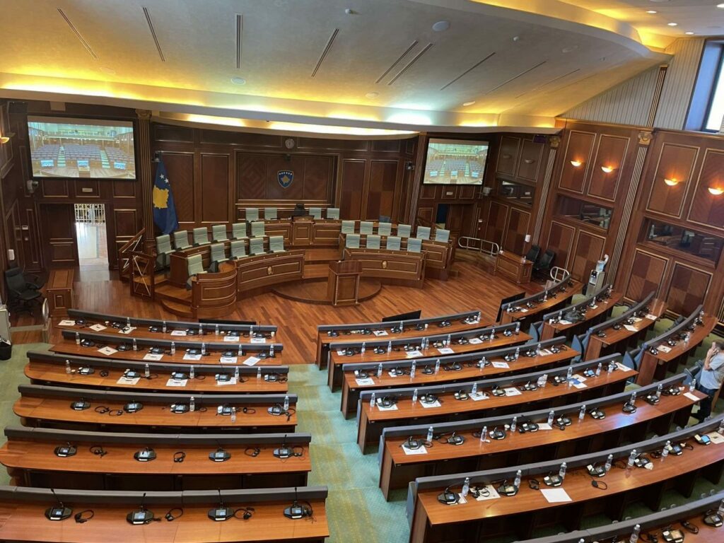 Kriza e re politike  deputetët e Kuvendit sërish në  pushim 