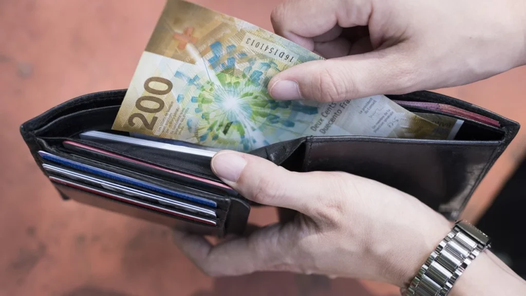 64 vjeçarja nga Kosova mashtron pensionistin në Zvicër  ia mori mbi 1 milion franga