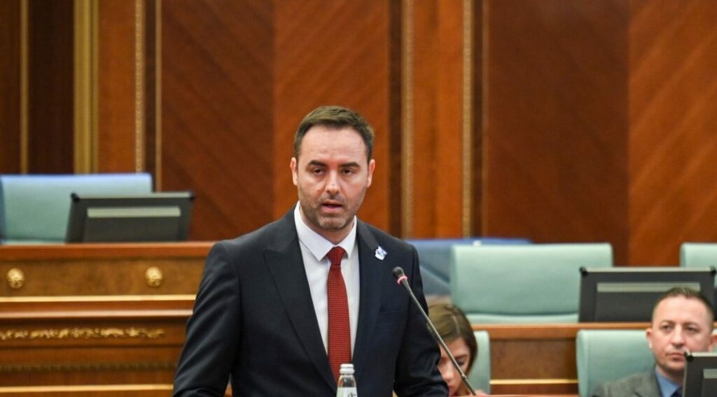 Kandidimi për President  Nagavci prezanton Konjufcën