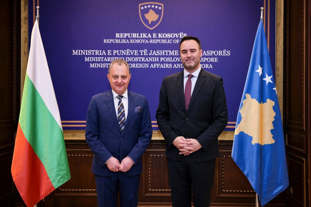 Konjufca takohet me ambasadorin bullgar  merr ftesë për takimin e SEECP it
