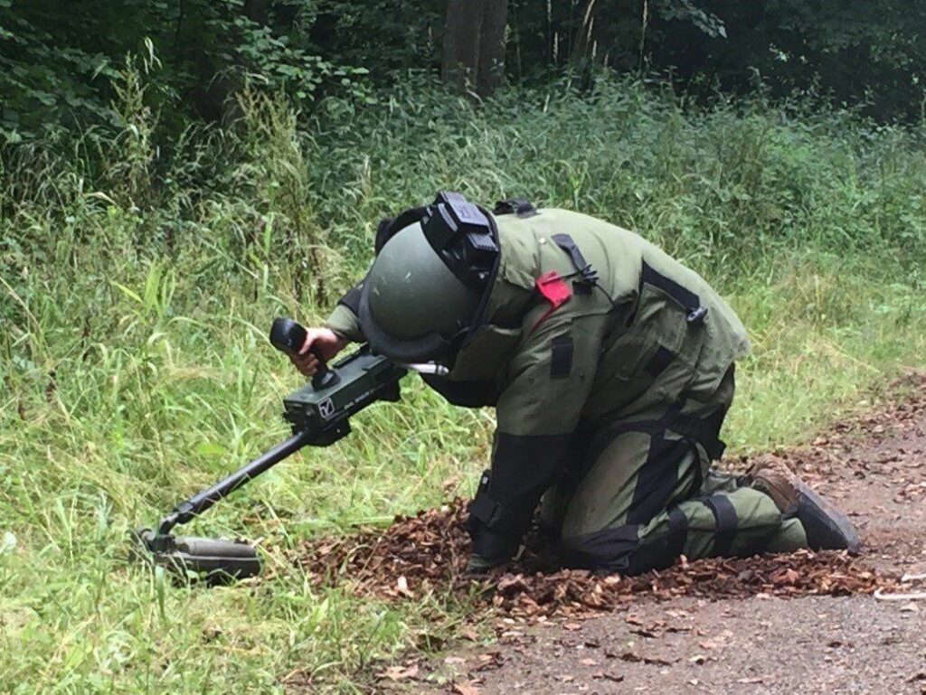 Asgjësohet një mjet i dyshuar i pashpërthyer në një fushë të Rahovecit