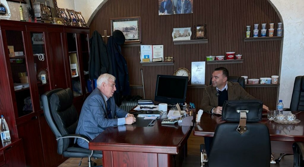 kryetari-i-oek-ut-viziton-abi-progres-ne-krushe-te-vogel-vlereson-arritjet-e-kesaj-kompanie