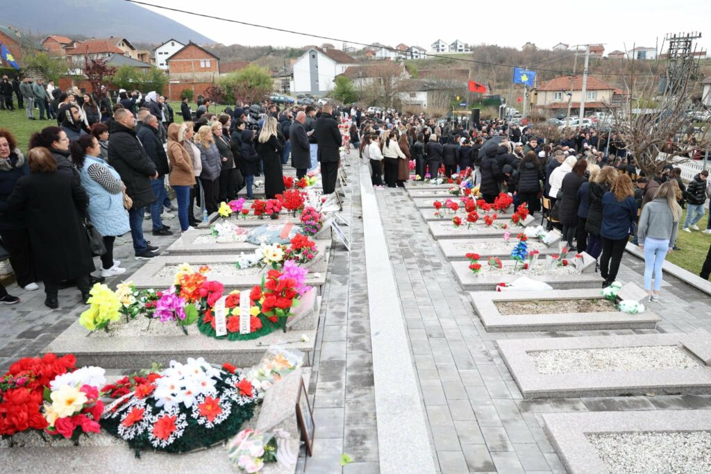 Përkujtohen 106 viktimat e masakrës së Pastasellës në 27 vjetorin e saj