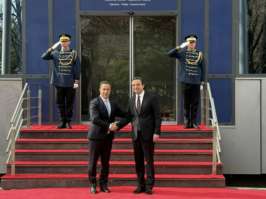 Edhe Kurti pret në takim kryetarin e Kuvendit të Shqipërisë