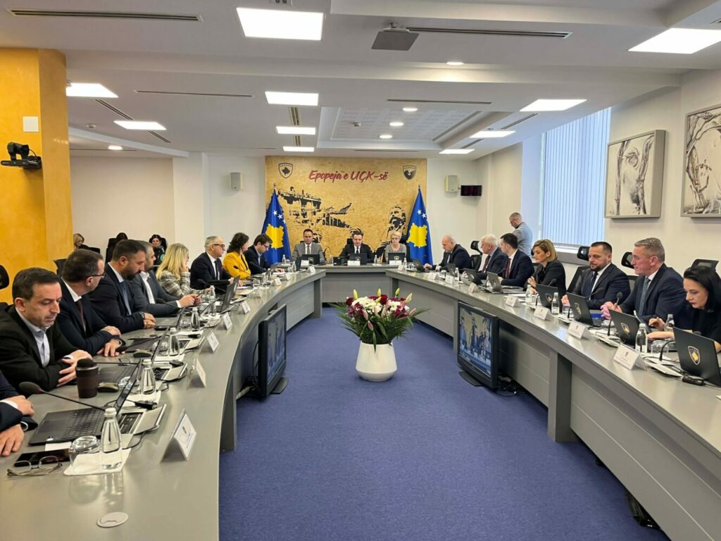 Qeveria ndan mbi 385 mijë euro mbështetje financiare për 37 specializantë nga Lugina dhe Mali i Zi