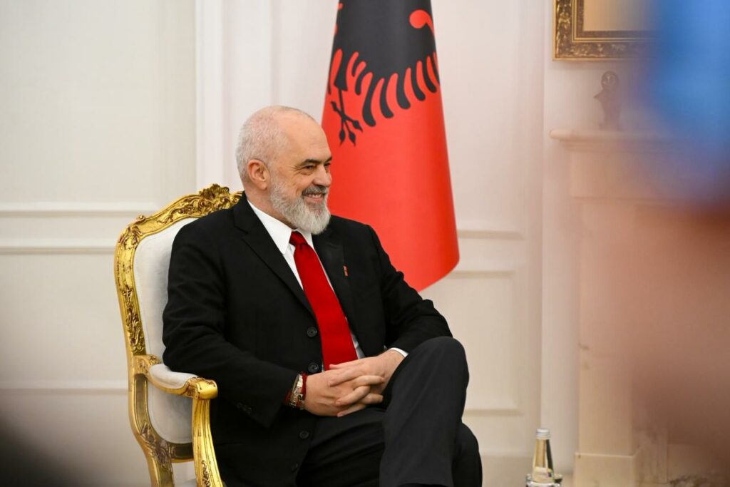 Rama mesazh Vuçiqit  Nëse Kosova preket  preket edhe Shqipëria