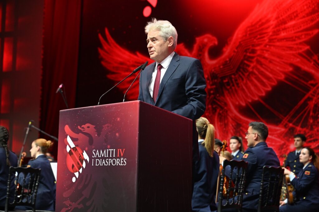 FJALIM I ALI AHMETIT NË SAMITIN E DIASPORËS NË TIRANË