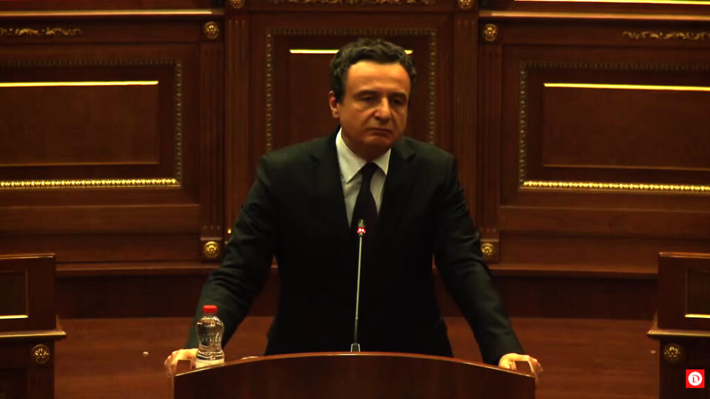 Kurti sërish me sulme ndaj partive opozitare  Janë të lodhura  të plakura  të dërrmuara