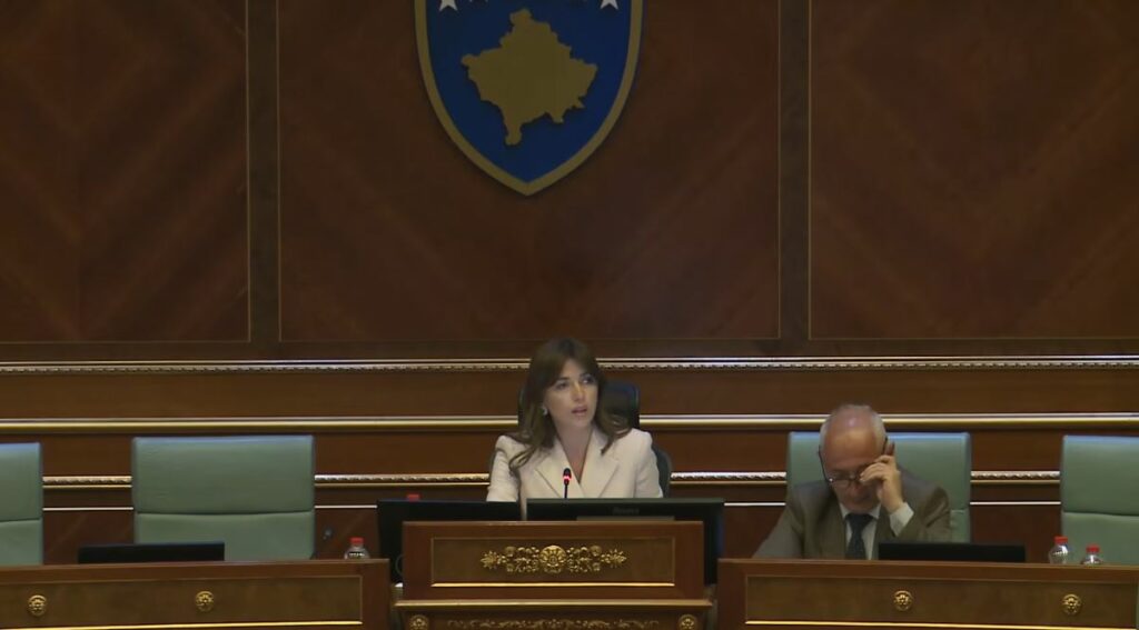 Haxhiu ia tërheq vërejtjen Haradinajt  Kujdes me gjuhën  mos e keqpërdor foltoren