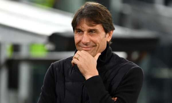 Conte është i tunduar nga oferta e Italisë