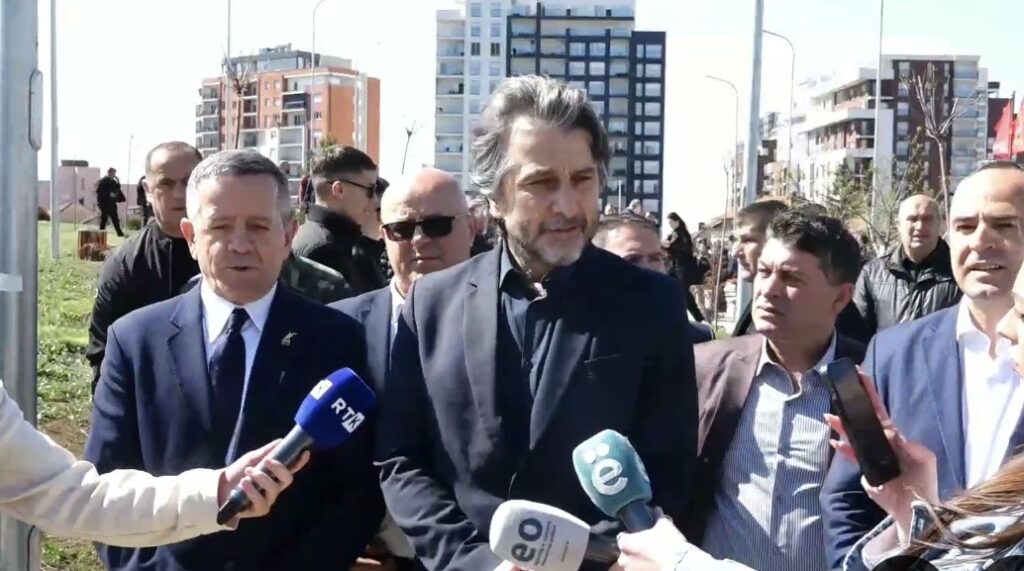 Prishtina përkujton dëshmorët me nderime dhe homazhe