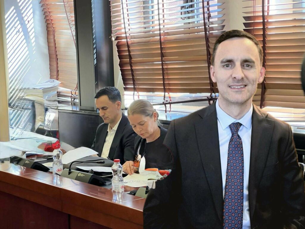 Luan Aliu pjesë e Komisionit për Mbikëqyrjen e AKI së  pas hyrjes në Kuvend si deputet