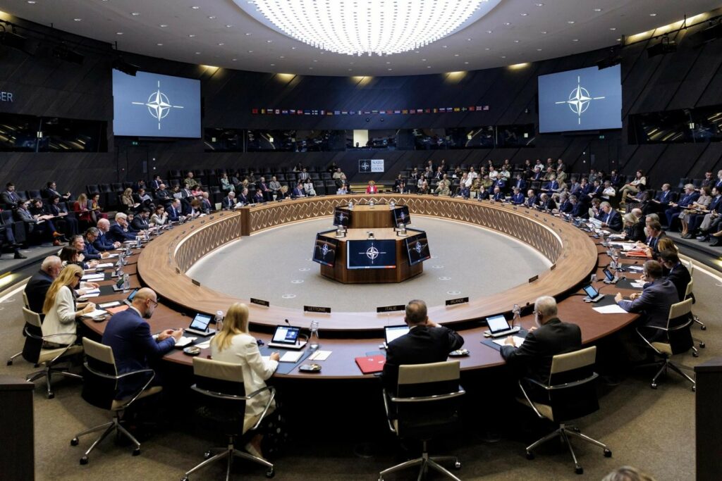 Ulutas i falënderon aletatët në NATO që po e mbajnë KFOR in të pajisur dhe të përgatitur mirë