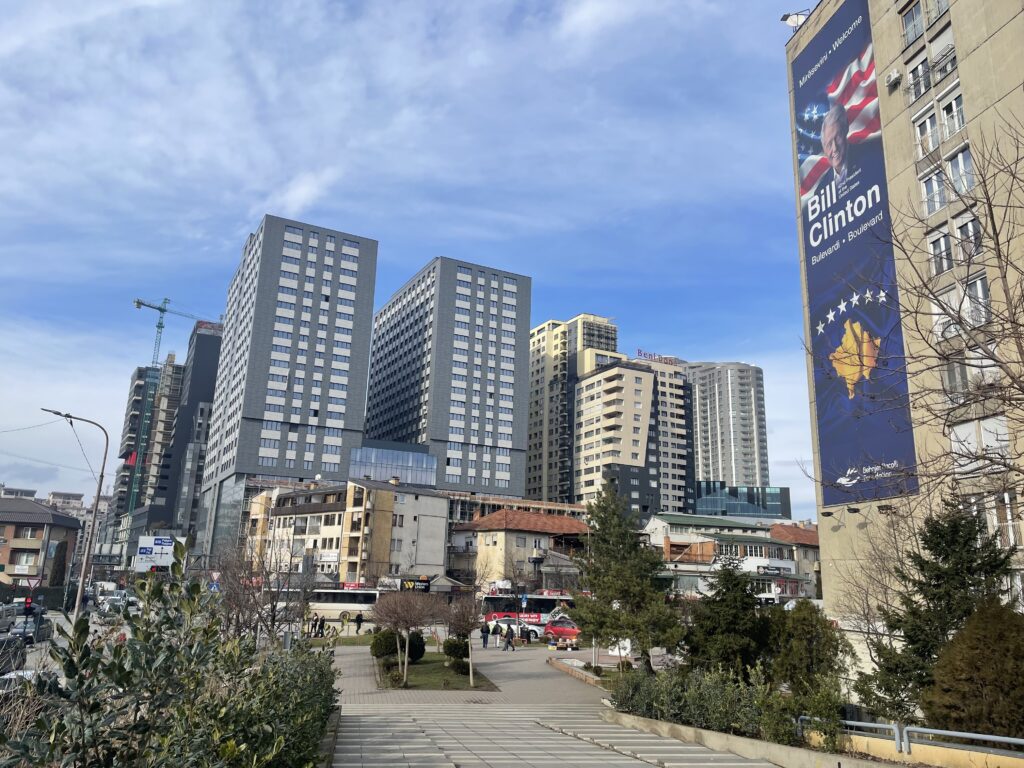 Kosova vendi më pro‑amerikan në botë sipas  Gallup  it  Ambasada  Dëshmi e partneritetit të fortë dhe miqësisë mes dy vendeve