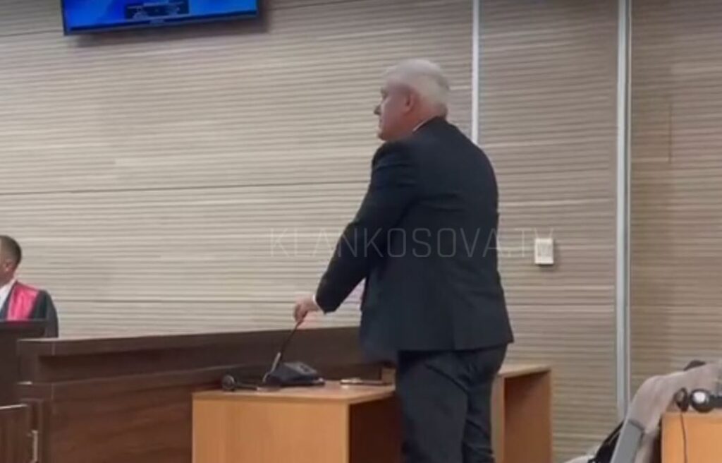 Ministri Sveçla del para gjykatës  thotë se nuk ndihet fajtor për gazin lotsjellës