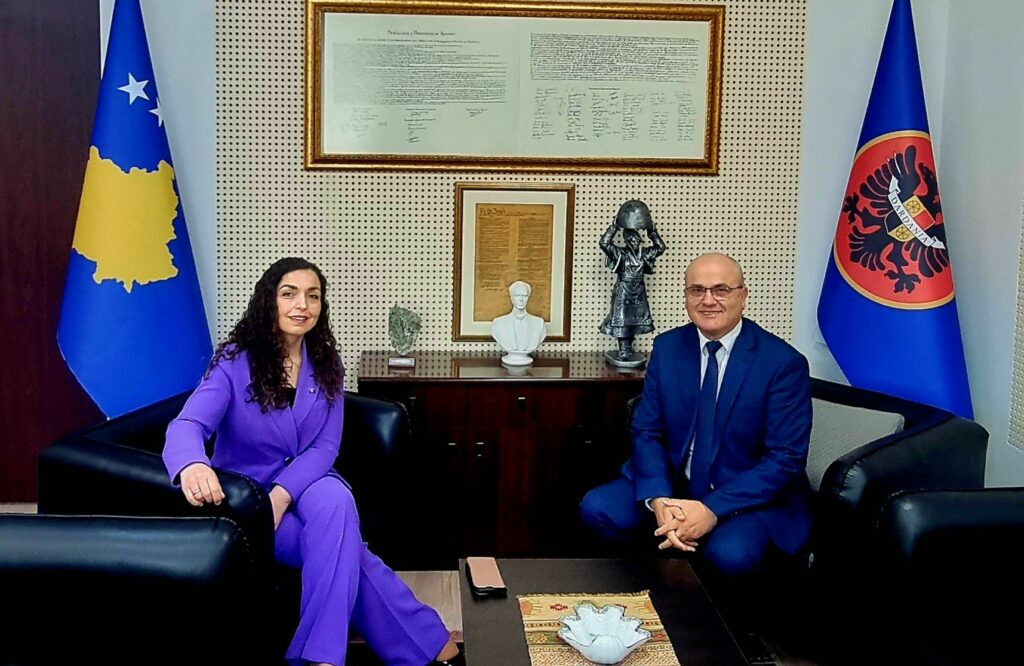 Haxhi Avdyli  Mirëmengjesi nga unë dhe presidentja më e mirë pas pavarësisë  Vjosa Osmani