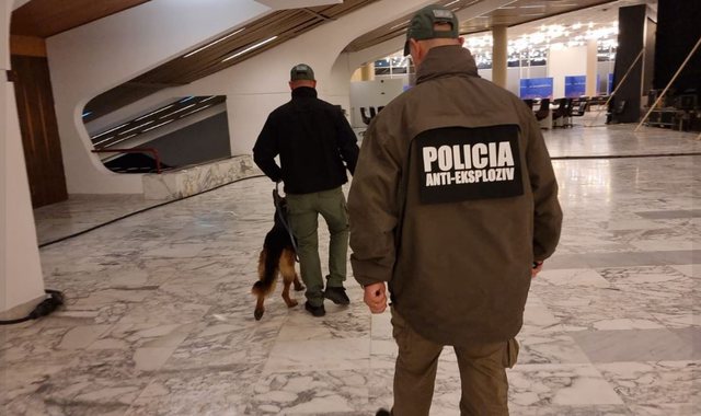 Sërish alarm për bombë në Tiranë  evakuohen punonjësit dhe qytetarët