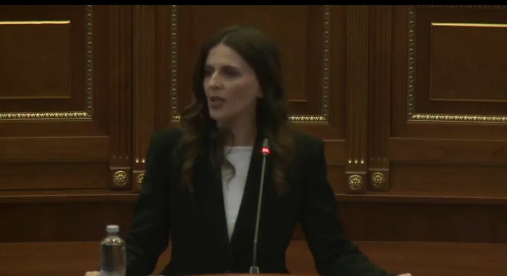 PDK ja insiston që rezoluta për luftën të jetë pikë e parë e rendit të ditës  Çitaku  S është turp e dobësi ta pranoni kërkesën e opozitës