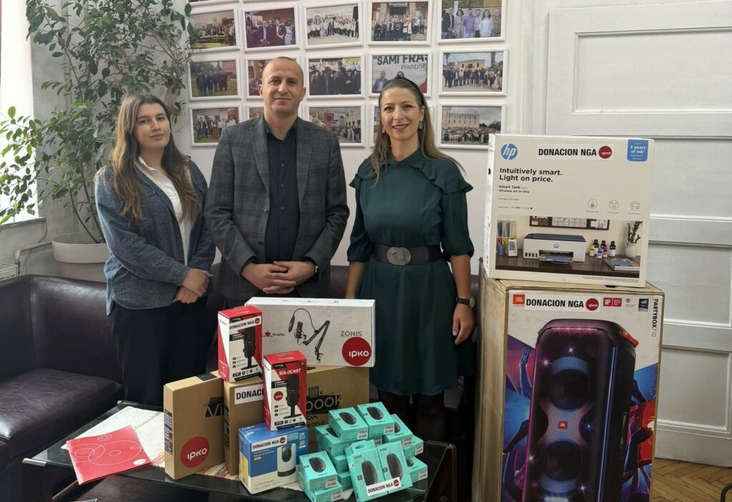 Gjimnazi  Sami Frashëri  përfiton donacion nga IPKO